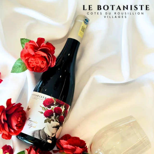 🍷✨ Experience new arrival French wine!

The unique taste of wild dark fruits, spices, and the savoury charm of Mourvèdre! With its generous body, smooth tannins, and perfectly balanced acidity, this wine is a true delight for the senses—ideal for any occasion or cosy gathering.

Treat yourself or surprise a friend! 🎉 Get yours now for just RM 138 and elevate your wine experience! 🥂💖

 📍  𝗥𝗦 𝗪𝗶𝗻𝗲𝘀 & 𝗦𝗽𝗶𝗿𝗶𝘁𝘀 @ 𝗣𝗹𝗮𝘇𝗮 𝗞𝗲𝗹𝗮𝗻𝗮 𝗝𝗮𝘆𝗮
 🌐  Our partnered store https://sip2sip.my/

#rswinesandspirits #frenchwine #rombeau #redwine #syrah #mourvedre #winelovers