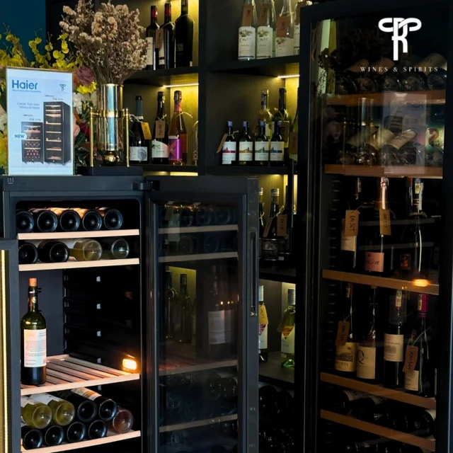 🍷✨ Get yourself a wine storage! ✨🍷
Discover the perfect home for your wine collection with our premium wine cellars! Choose from the sleek and stylish Haier series or the sophisticated Liebherr series.

🥂 Haier Series: Modern design meets innovative technology. Keep your wines at the ideal temperature and humidity for that perfect sip, every time!
🍇 Liebherr Series: Luxury and functionality come together in these beautifully crafted cellars. With precision climate control and elegant finishes, your collection deserves the best!

👉 Explore our collection today and uncork the potential of your wine! 🍾
 📍  𝗥𝗦 𝗪𝗶𝗻𝗲𝘀 & 𝗦𝗽𝗶𝗿𝗶𝘁𝘀 @ 𝗣𝗹𝗮𝘇𝗮 𝗞𝗲𝗹𝗮𝗻𝗮 𝗝𝗮𝘆𝗮
 🌐  Our partnered store https://sip2sip.my/

#rswinesandspirits #Haier #Liebherr #winecellar #winelover